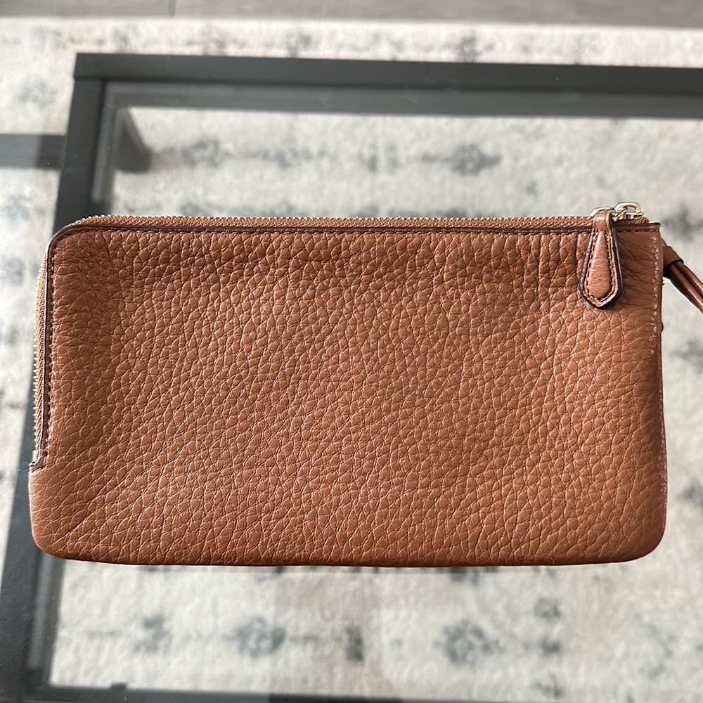 Coach wristlet - Picture 2 of 4